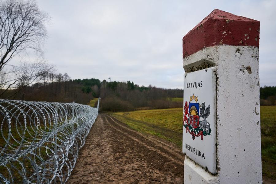 Uzlidojums! No Baltkrievijas Latvijā otrdien mēģinājuši iekļūt 110 migranti