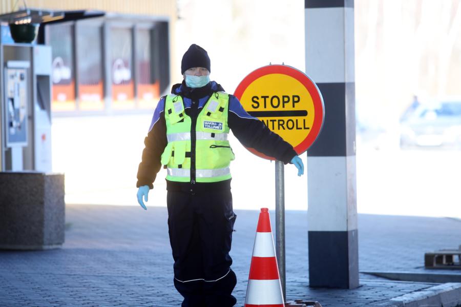 Pieciem Krievijas pilsoņiem liegta ieceļošana drošības apsvērumu dēļ