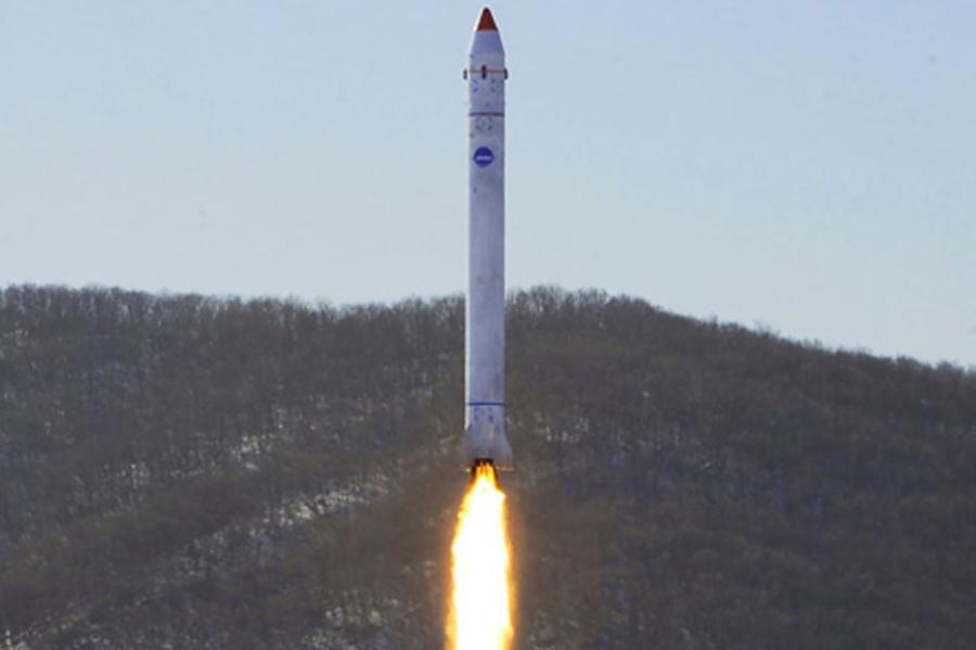 Ziemeļkorejas palaistais militārās izlūkošanas satelīts iekritis jūrā
