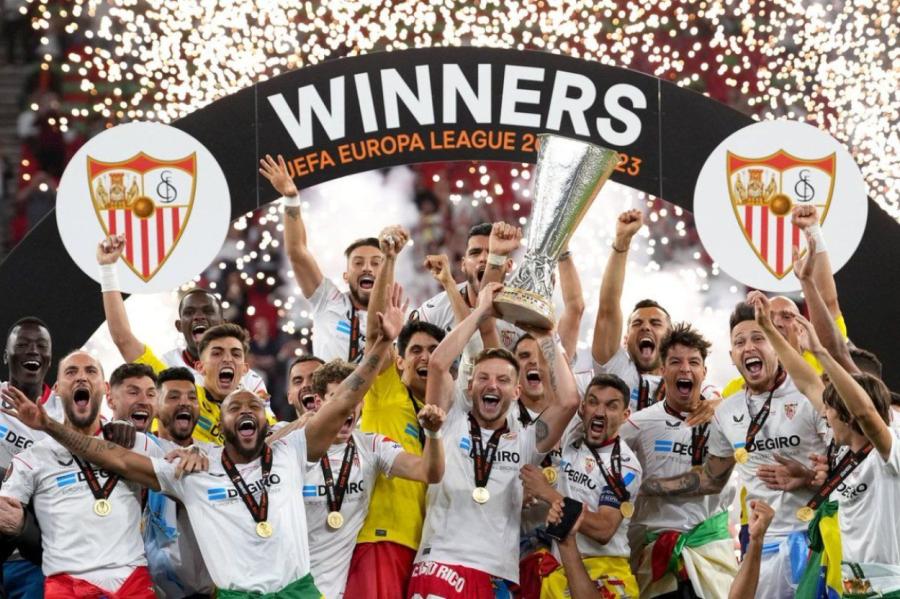 «Sevilla» futbolisti kļūst par UEFA Eiropas līgas čempioniem