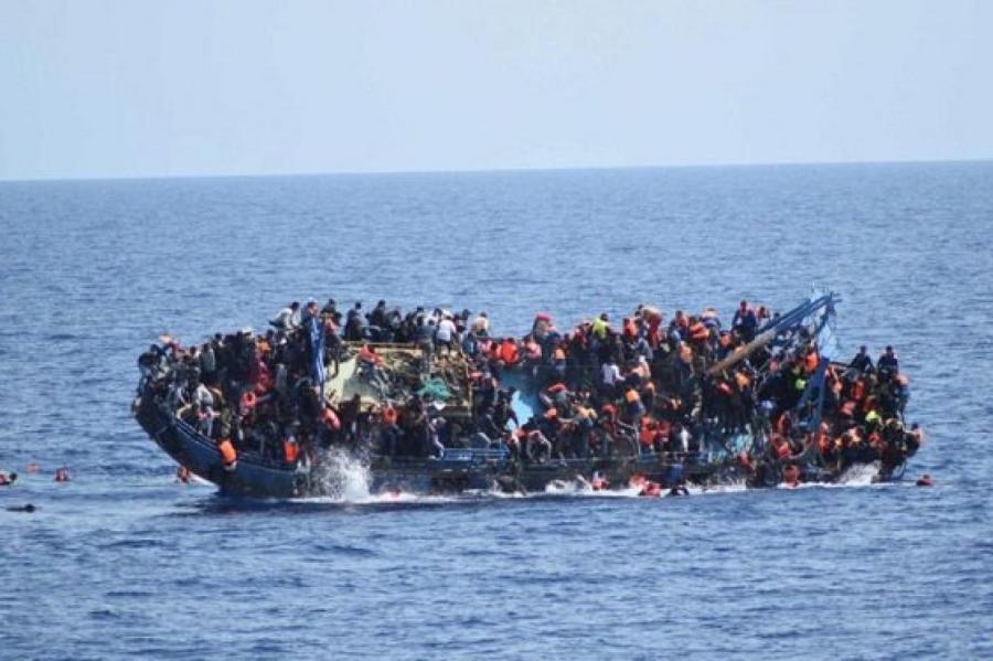 Itālija aizturēti divi migrantu glābšanas kuģi