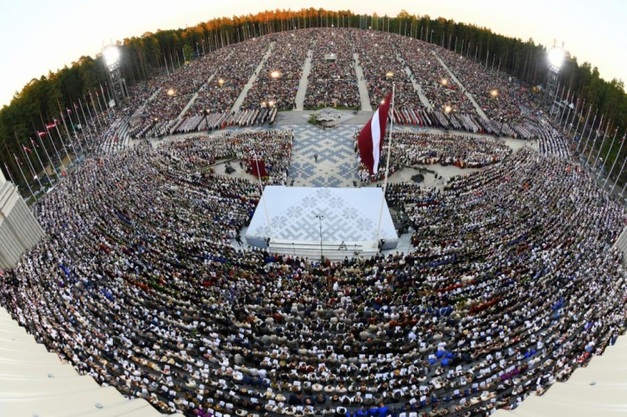 Latvijas pasts izdos divas Dziesmu svētkiem veltītas pastmarkas (+FOTO)