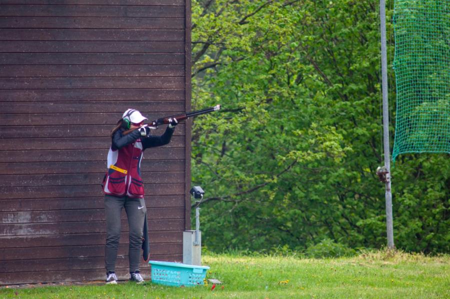 Latvijas duetam 11.vieta Pasaules junioru kausā stenda šaušanā