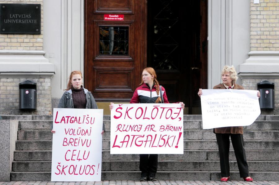 Rēzeknes novadā uzstādīs ceļa zīmes latviešu un latgaliešu valodā