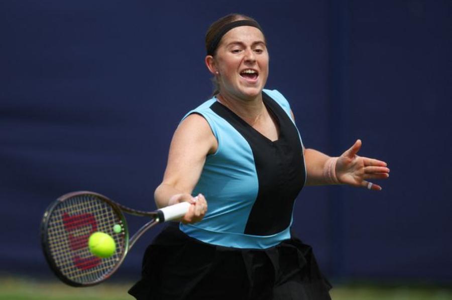 Ostapenko Īstbornas WTA 500 turnīra astotdaļfinālā tiekas ar Dārtu