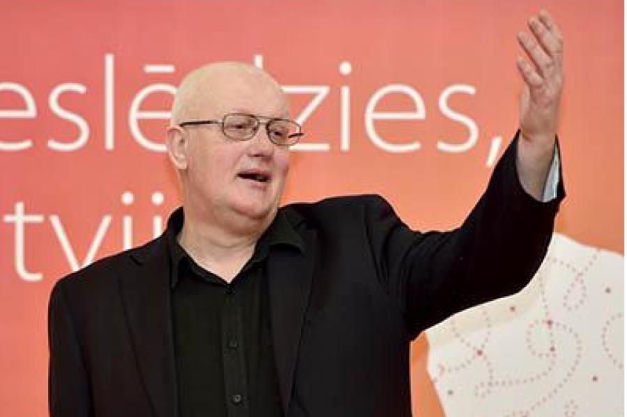 72 gadu vecumā Jānis Paukštello joprojām ir radošs, taču nevar uzstāties (VIDEO)