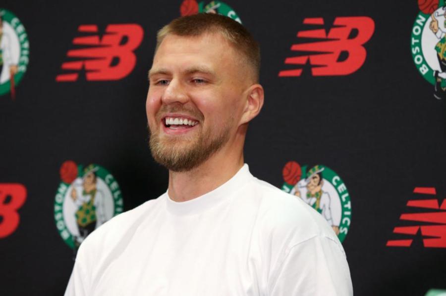 Celtics oficiāli izziņo līguma pagarināšanu ar Porziņģi