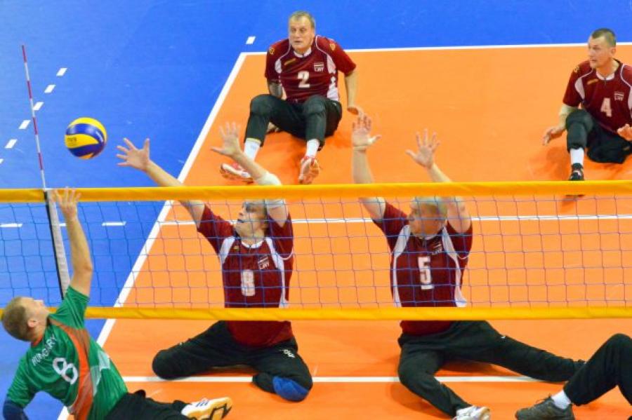 Latvijas komandām pirmā un trešā vieta sēdvolejbola turnīrā Palangā