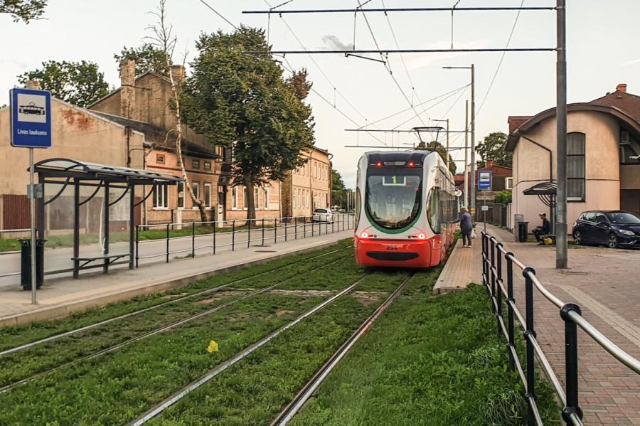 Liepajā ir ātrākais tramvajs Latvijā, pirmais reiss - plkst. 4.27 (+VIDEO)