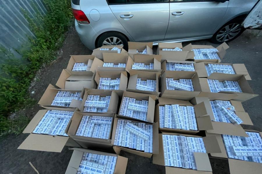 Salaspils novada autoservisā atrasts 2,5 miljoni nelegālo cigarešu (+FOTO)