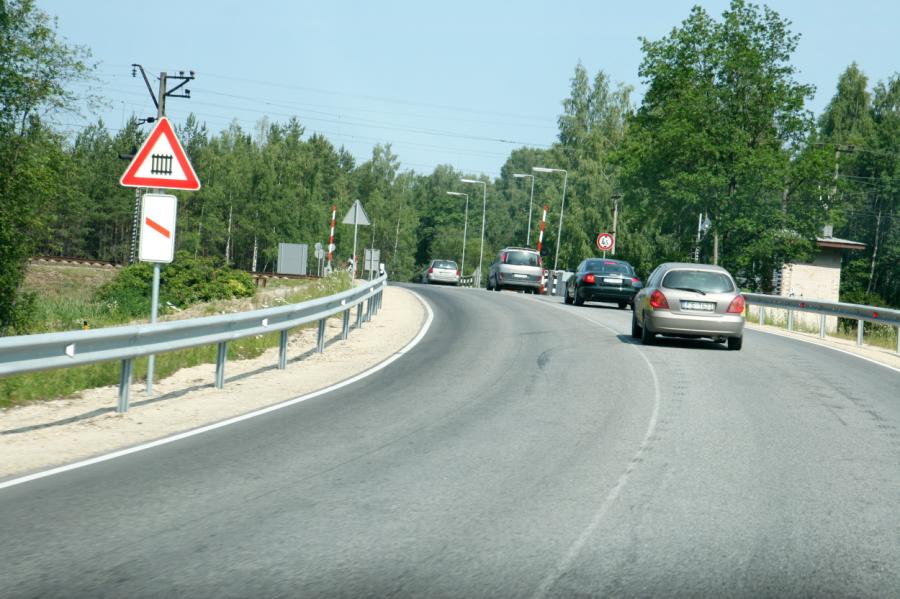 Uz trīs dienām slēgs dzelzceļa pārbrauktuvi uz Ventspils šosejas