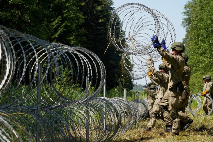 Otrdien novērsti 63 cilvēku mēģinājumi nelikumīgi šķērsot Baltkrievijas robežu
