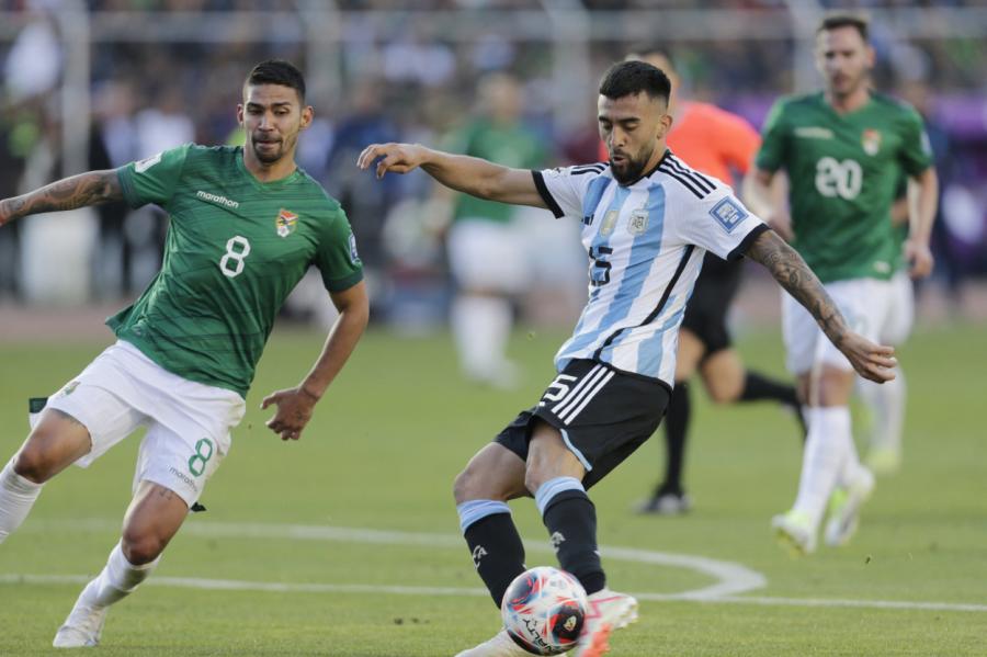 Argentīnas futbolisti PK kvalifikācijā uzvar bez Mesi sastāvā (+VIDEO)
