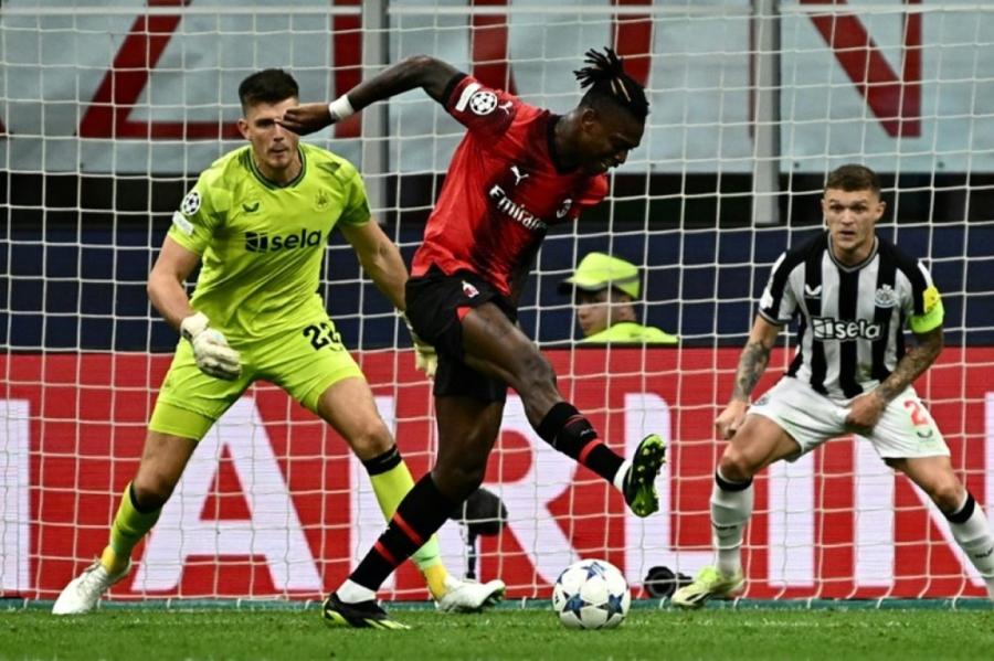 AC Milan un Ņūkāslas United Čempionu līgā spēlē neizšķirti; Leipzig uzvar
