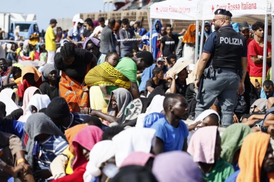 Francija atsakās uzņemt franciski runājošos migrantus no Lampedūzas
