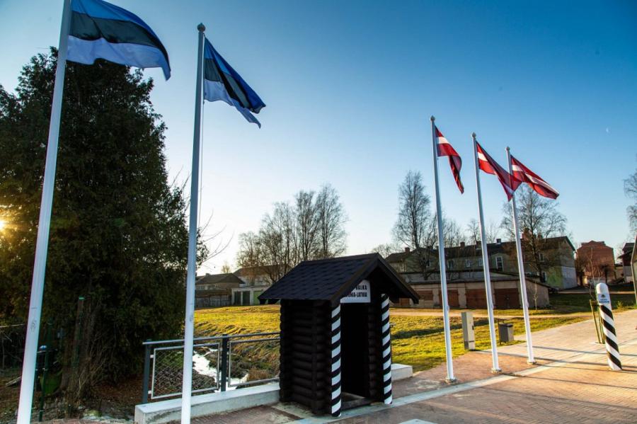 Tik tālu! Igaunijas policija pastiprinājusi kontroli pie robežas ar Latviju