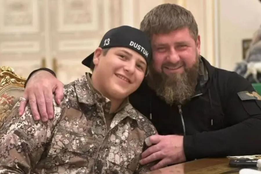 Šausmas! Kadirovs publicējis VIDEO, kurā viņa 15 gadīgais dēls sit ieslodzīto
