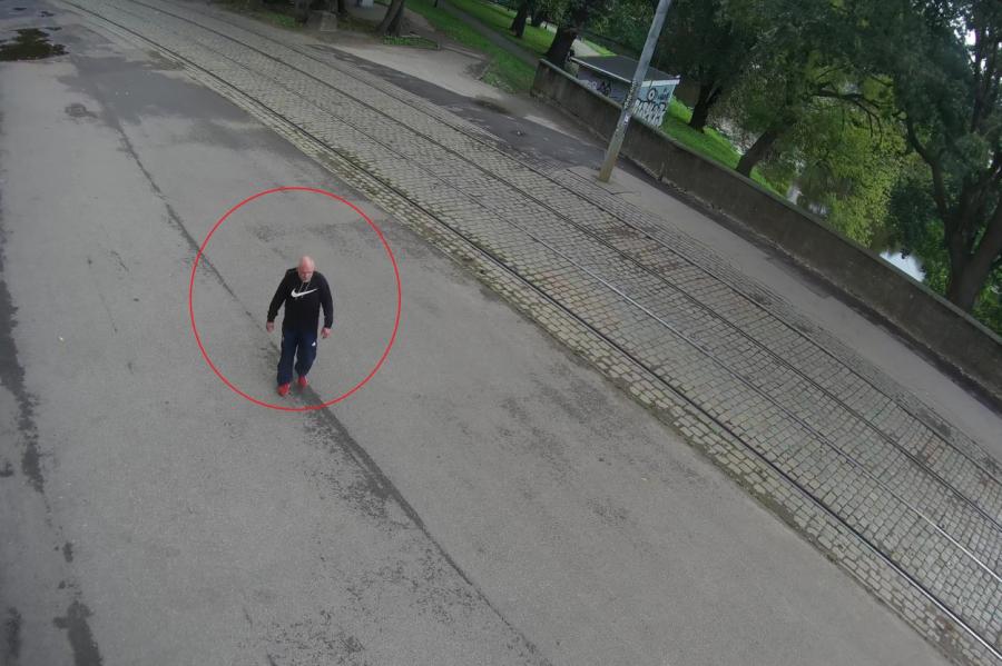 Uzmanību! Rīgā par smagu noziegumu tiek meklēti divi vīrieši (+VIDEO)