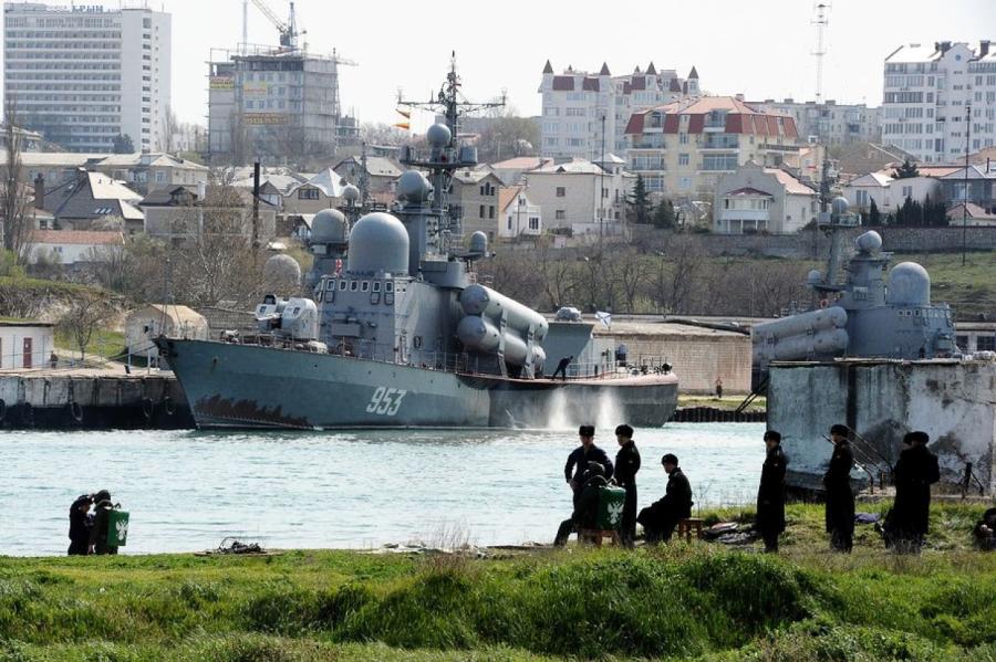 Krievija pārvieto Melnās jūras flotes kuģus no Krimas uz Novorosijsku
