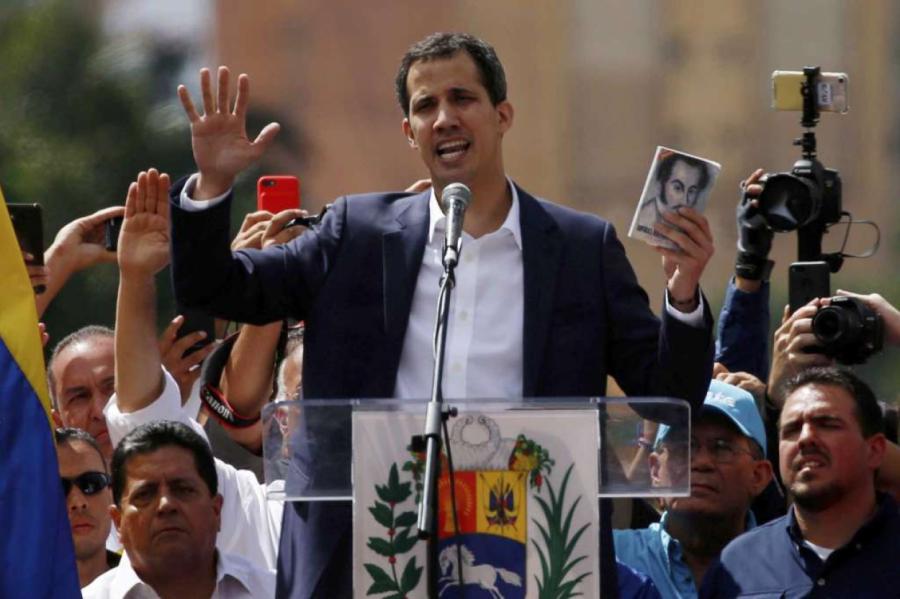 Venecuēla izdod orderi opozīcijas līdera Gvaido arestam