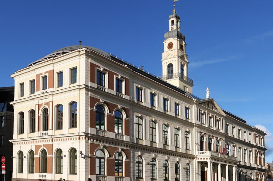 Pirms laika izbeidz Rīgas domes deputāta Rafaļsona pilnvaras