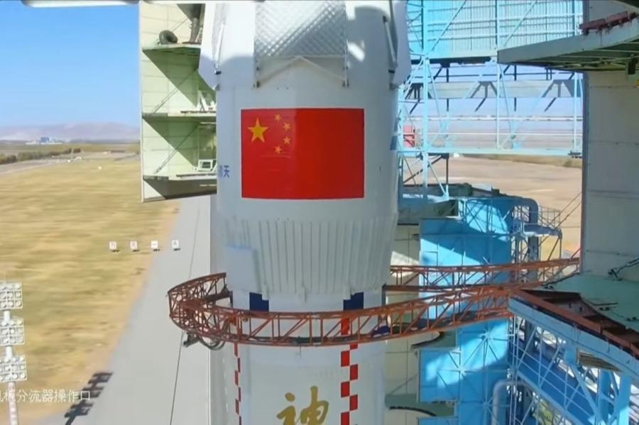 Ķīna nosūtījusi jaunu astronautu komandu uz savu kosmosa staciju