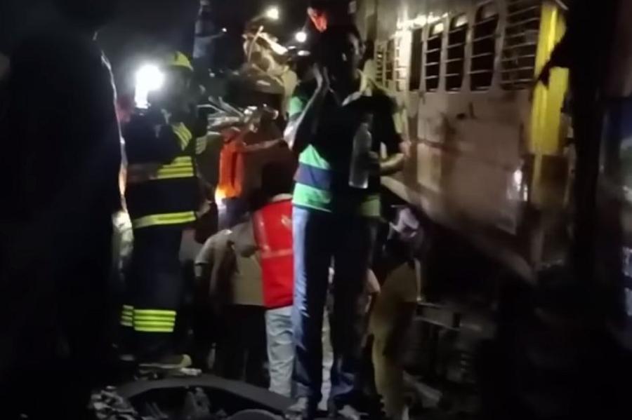 Indijā vilcienu sadursmē 13 bojāgājušie