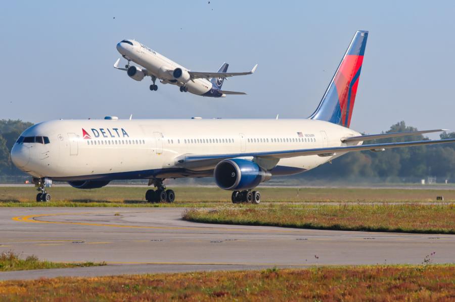 Delta Air Lines apņēmusies apkalpot līdz pat 200 miljoniem klientu gadā.