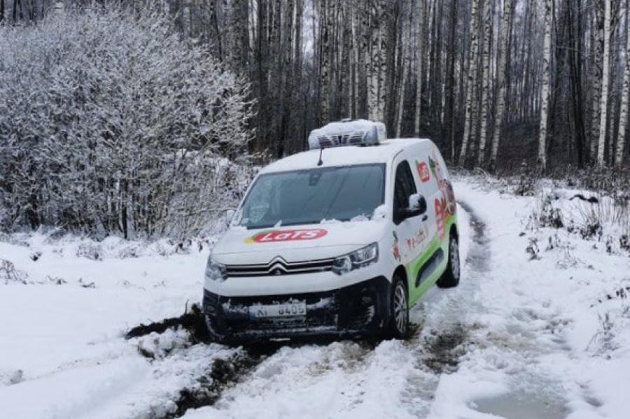 LaTS auto iestieg netīrītā mežā, piegādājot preci