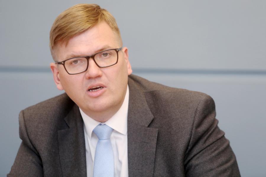 Tiesa atstāj spēkā Pūces rīkojumu par Ušakova atstādināšanu no Rīgas mēra amata