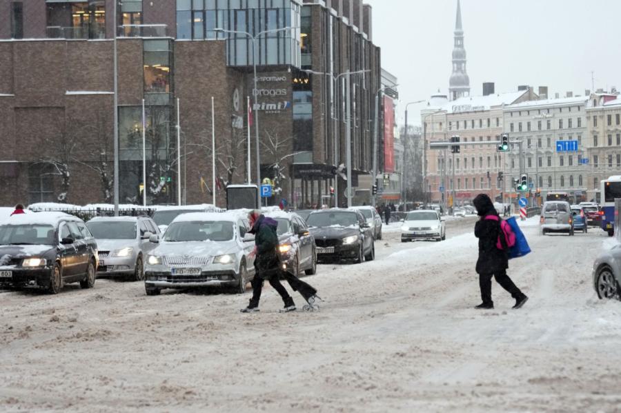 Rīgā izveidojusies pēdējo divu gadu biezākā sniega sega