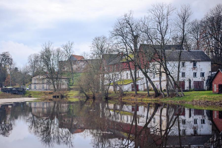 Aizpute atjauno seno Kurzemes pilsētu (+VIDEO)