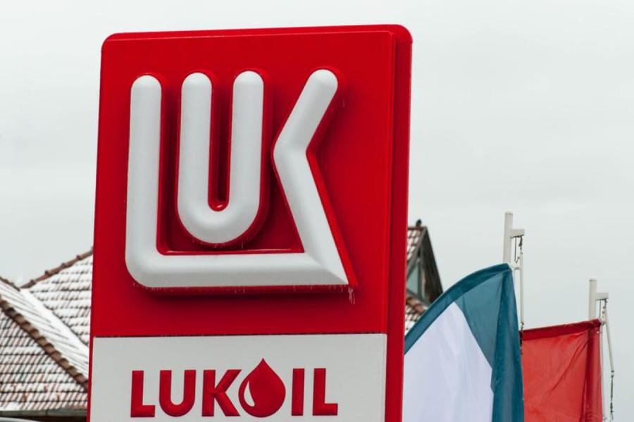 «Lukoil» apsver iespēju pārdot Bulgārijas naftas pārstrādes rūpnīcu