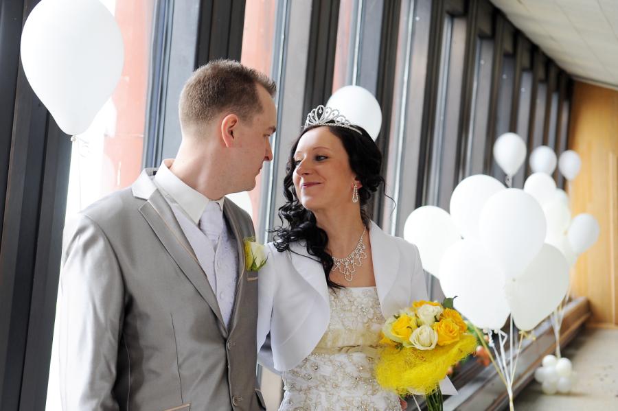 Katra piektā sieviete Latvijā pēc laulībām savu uzvārdu nemaina