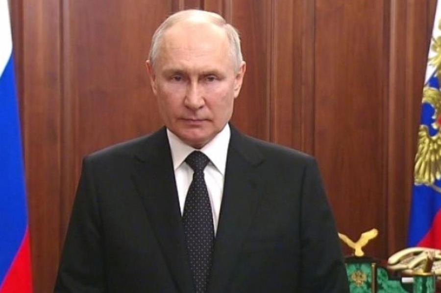 Putins paziņo par kandidēšanu prezidenta vēlēšanās
