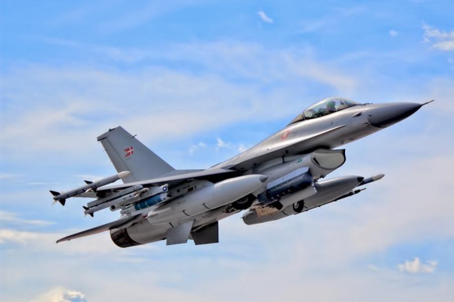 Ministrs: Ukraina drīz saņems ASV iznīcinātājus F-16
