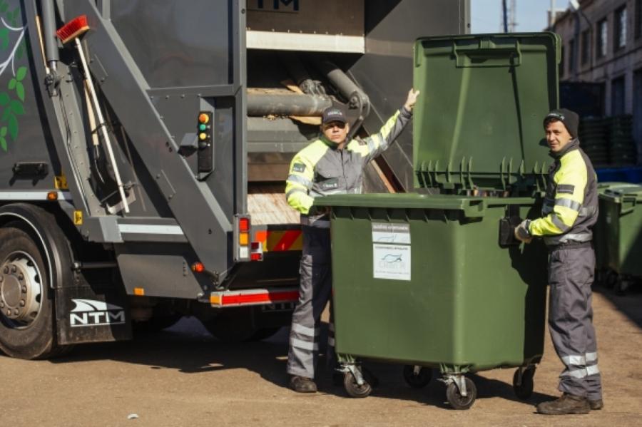 Sadzīves atkritumu izvešana Jūrmalā kļūst dārgāka, bet modernāka (+VIDEO)