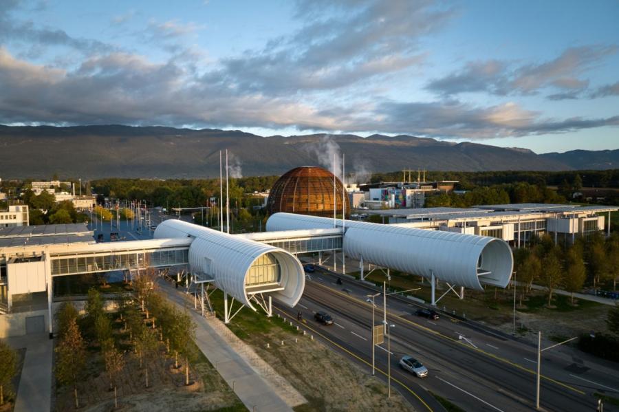 Pavasarī 12 fizikas skolotāji dosies mācību vizītē uz CERN