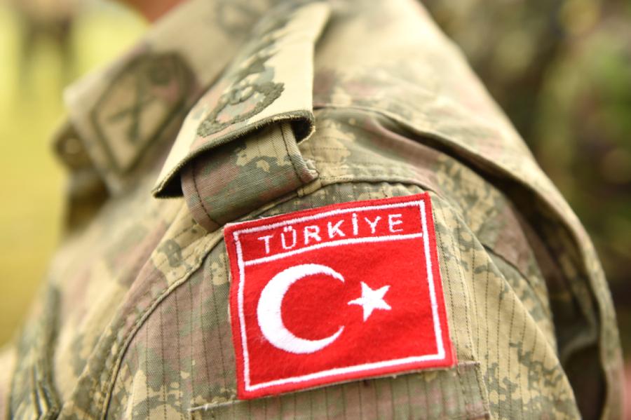 Turcija veikusi uzlidojumus 70 kurdu kaujinieku objektiem Sīrijā un Irākā
