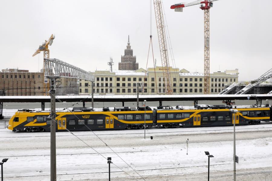 Vilcienu kavējumi saistīti ar bojājumiem jaunajiem elektrovilcieniem