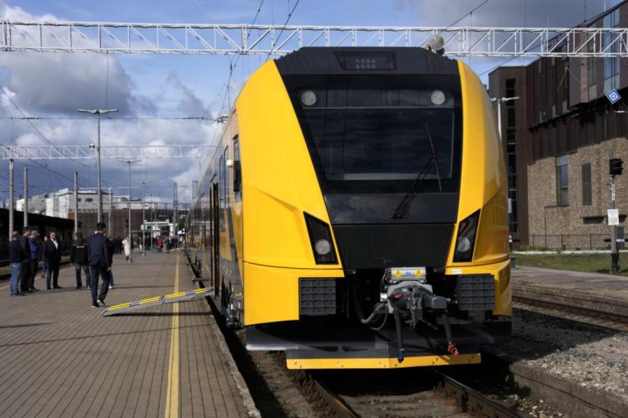 «Pasažieru vilciens» meklē mašīnistus jaunajiem elektrovilcieniem