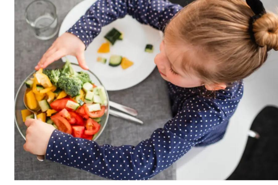 Cik droši ir padarīt bērnu par vegānu, skaidro eksperts (+VIDEO)