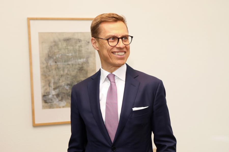 Somijas prezidenta vēlēšanu pirmajā kārtā uzvar Stubs