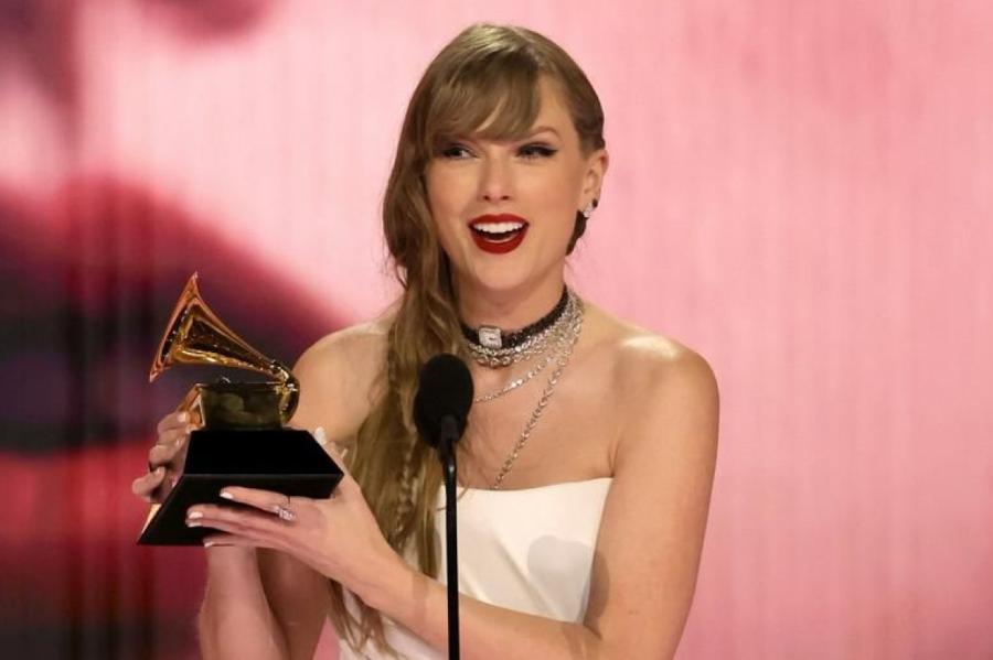 Teilore Svifta ceturto reizi saņem «Grammy» par gada labāko albumu