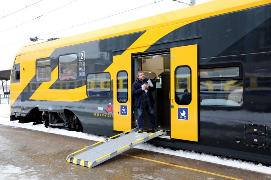 Pasažieru vilciens plāno nodrošināt divus reisus dienā maršrutā Rīga-Liepāja