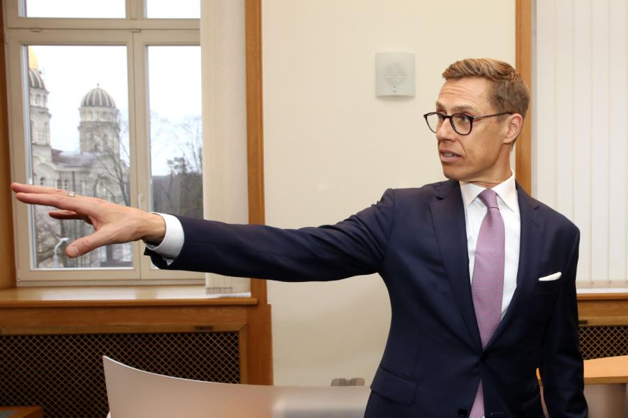 Somijas prezidenta vēlēšanās uzvarējis ekspremjers Stubs