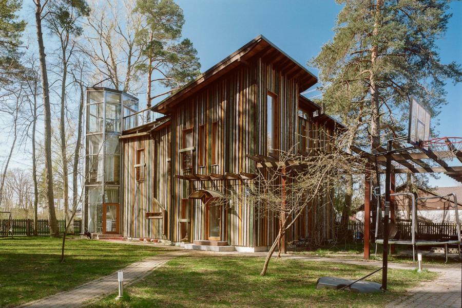 Arhitekti: Latvijas nākotne ir pārceļamās mājās (+VIDEO)