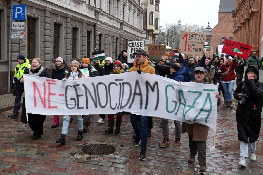 Gājienā Rīgā kritizē Izraēlas politiku pret palestīniešiem