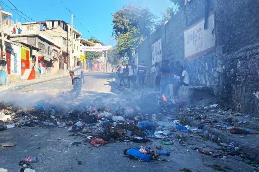 Cenšoties apslāpēt bandu vardarbību, Haiti izsludina komandantstundu