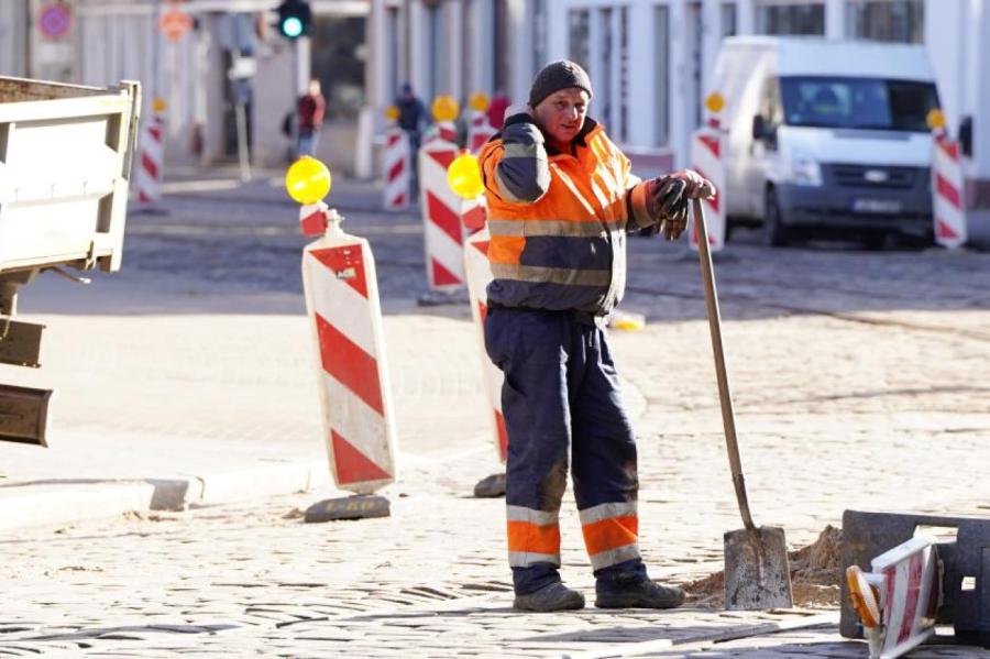 Rīgā par 116 962 eiro atjaunos asfalta segumu Matīsa ielas posmā